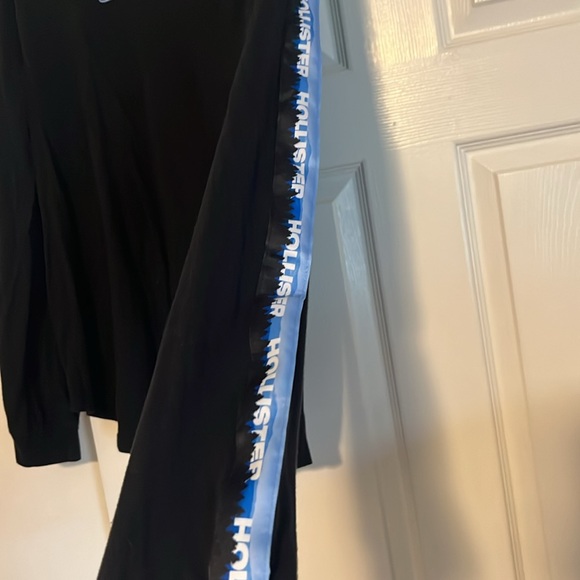 Hollister long sleeve black T-shirt - Picture 2 of 5
